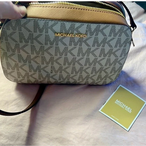 Michael Kors Houston Large Zip Crossbody Bag cream/tan retail $198 - Picture 10 of 12